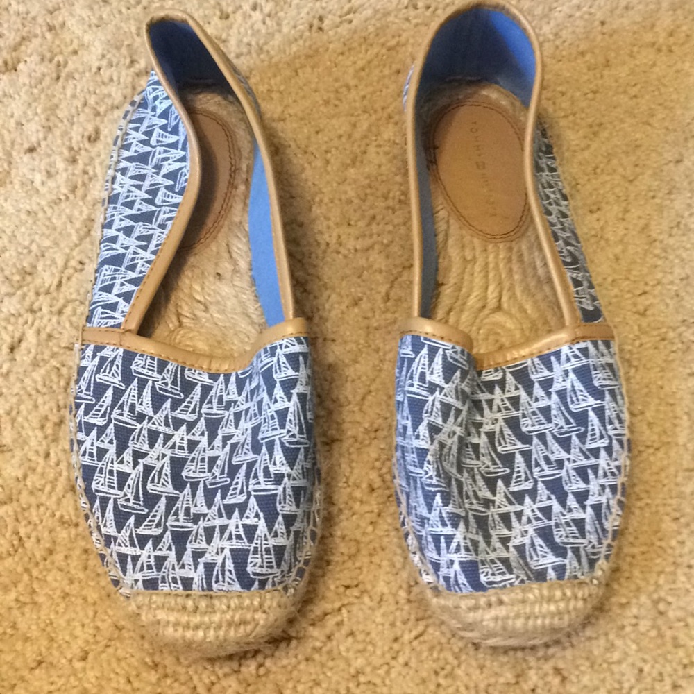 Tommy canvas slip Ons